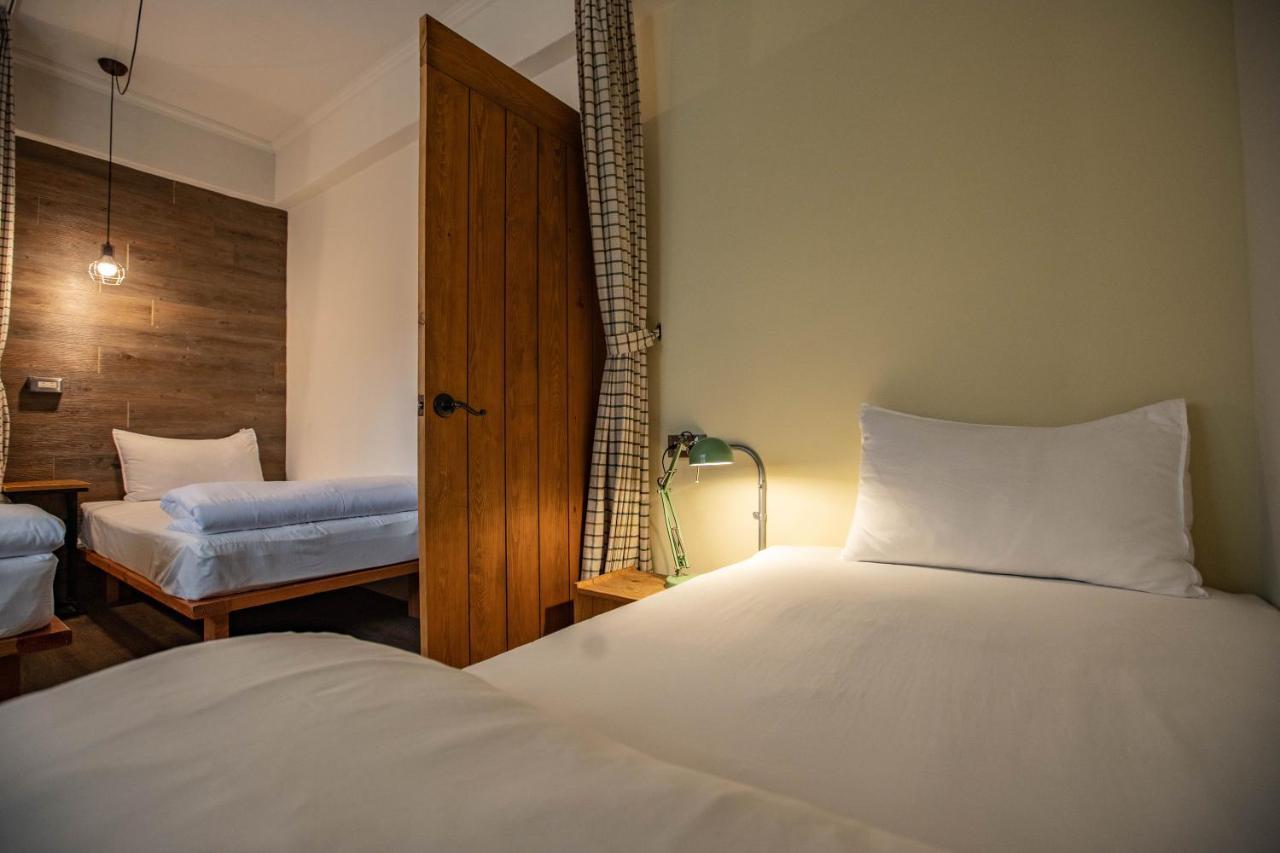 Cozy House Hostel Хуалянь Екстер'єр фото