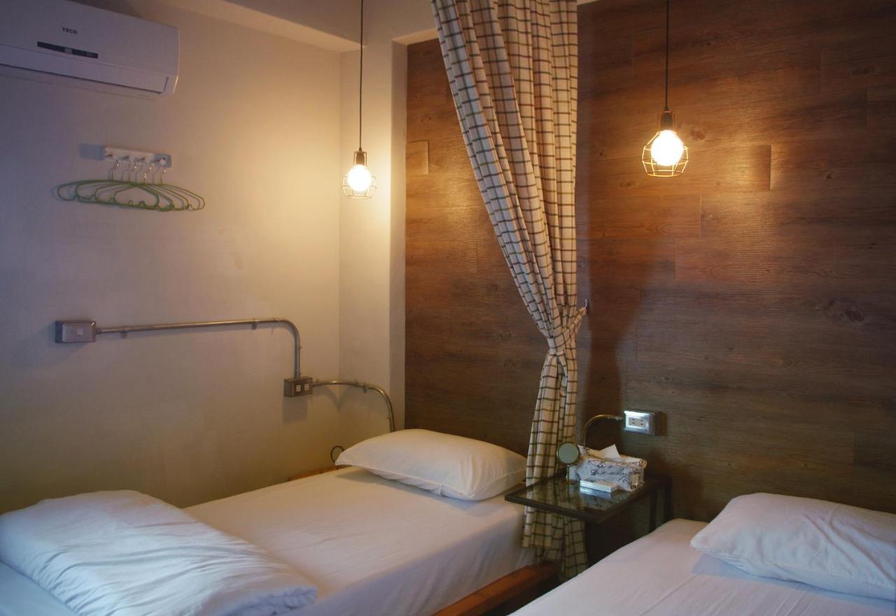 Cozy House Hostel Хуалянь Екстер'єр фото